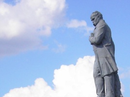 Пам’ятник Шевченкові до демонтажу, фото 2011 року - radiosvoboda.org