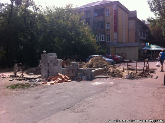 Будівництво на місці майбутнього скверу імені Стуса, Донецьк http://www.radiosvoboda.org